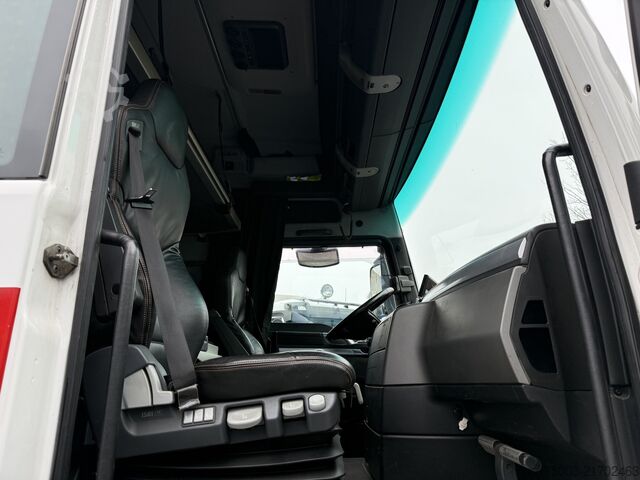 Zware vrachtwagen MAN TGX 41.540 8X4 BLS 120.000Kg