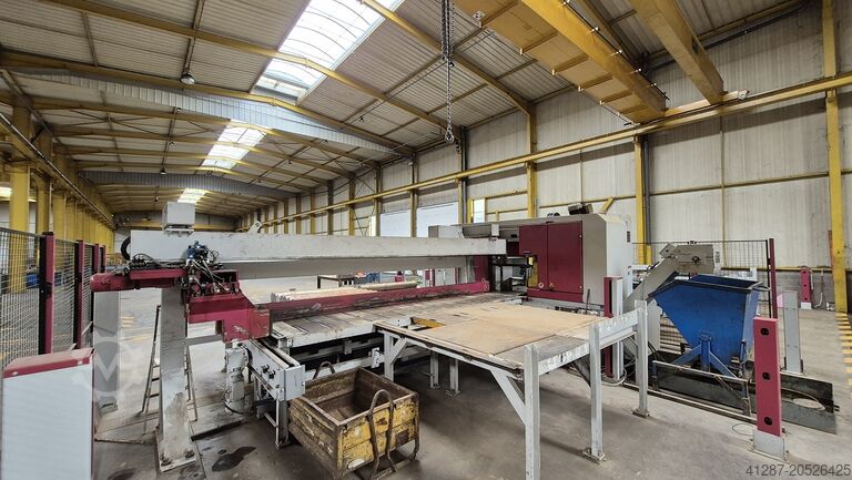 Hoogwaardige automatische bandzaagmachine BEHRINGER HBM 440 A