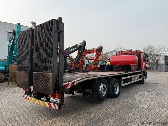 Autószállító teherautó MERCEDES-BENZ 2541 Actros Baumaschinentransporter hydr. Rampen