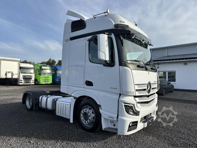 Volume trekker Mercedes-Benz 1853 LSNRL Actros BigSpace Retarder Lowliner