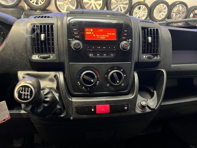 Pick-up van FIAT Ducato 2,3 HDI DoKa Pritsche *Garantie*7-Sitzer*