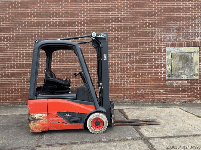 Elektrische vorkheftruck 3 wielen Linde E14-02