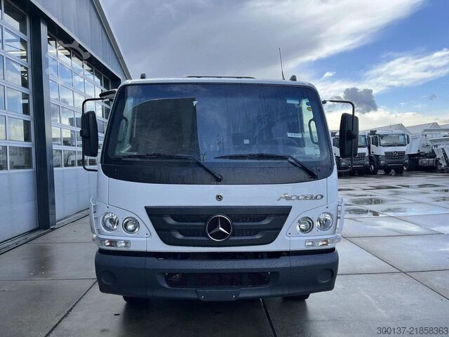 Refuse collection vehicle Mercedes-Benz Accelo 815  Accelo 815 4x2 Garbage Compactor