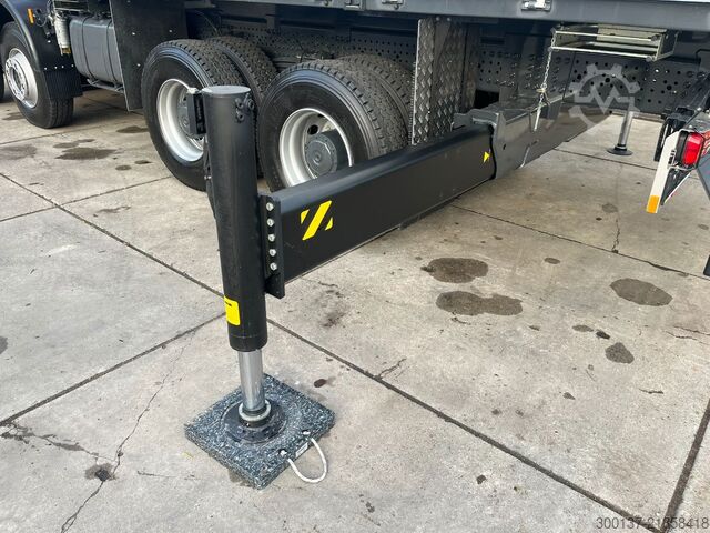 Crane truck Mercedes-Benz Arocs 4140 K 8x4 Crane Truck
