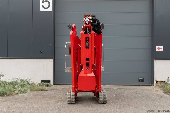 Mafsallı teleskopik çalışma platformu CMC S 18 F