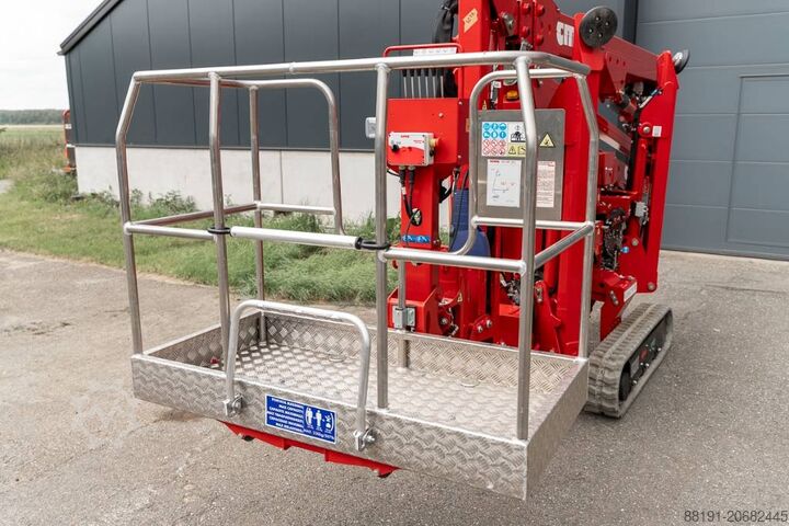 Mafsallı teleskopik çalışma platformu CMC S 18 F