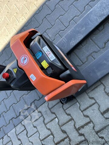 Porta-paletes manual BT LHE130