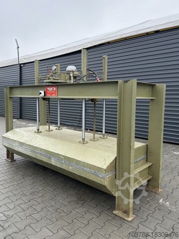 BAIONI Etagenpresse 2500x1200 mm BAIONI 2500x1200 mm