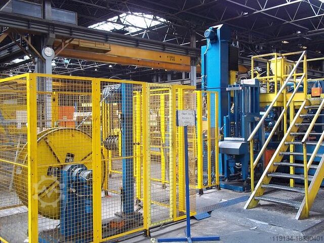 MAIR Automatische verpakkingsmachine .90/D/5/SL + ITIPACK automatische omsnoeringsmachine MAIR Automatic packing machine .90.D.6¡5.SL + ...