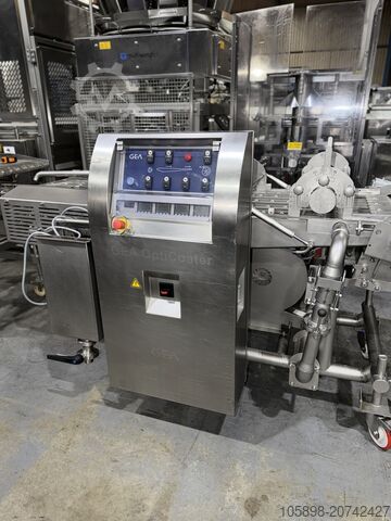 Vysoce výkonný stroj na obalování těstem. GEA OPC600 OptiCoater 600