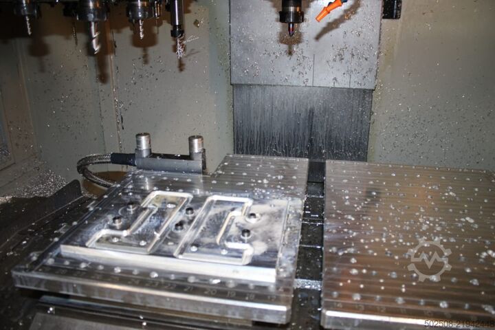 Centro de maquinação vertical HARDINGE Bridgeport XV710