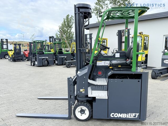 Carretilla retráctil de 4 vías COMBILIFT CBE2500 TRIPLEX 5500 FORK POSITIONER