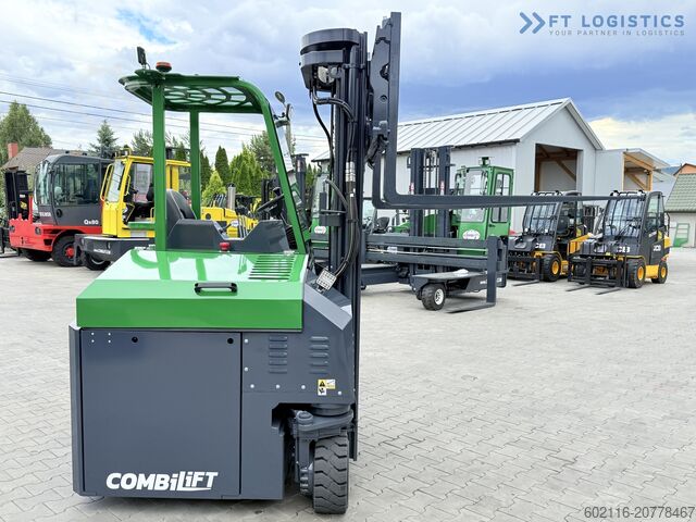 Carretilla retráctil de 4 vías COMBILIFT CBE2500 TRIPLEX 5500 FORK POSITIONER