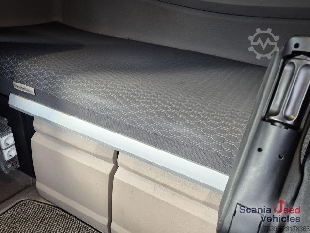 Τυπική μονάδα τράκτορα DAF XG 480 Intarder !