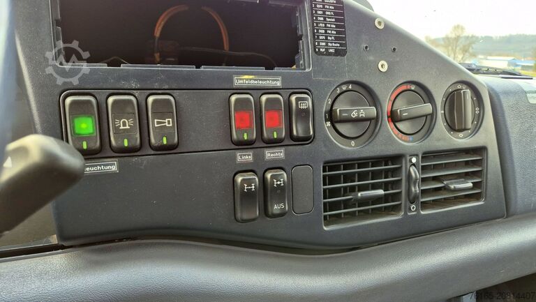 Kleinbus Mercedes-Benz Sprinter 312D 4X4