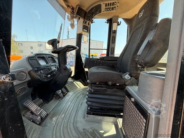 Radlader CATERPILLAR 950H Radlader MIT Schaufel 18,5 Tonnen *6.294 h