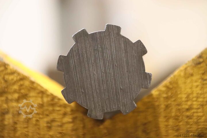 Wał wielowypustowy wał zębaty Stahl Profil 8x46x54 2440 mm