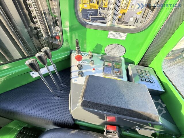 Empilhadeira multidirecional Combilift C4000 GAS TRIPLEX 6900 FREE-LIFT CABIN