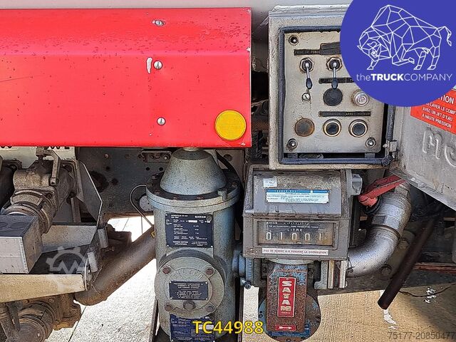 Tanker truck Iveco EuroCargo 120 E18