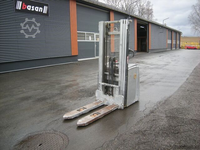 Raklapos targoncák Pallet Stackers Still EXV 16I