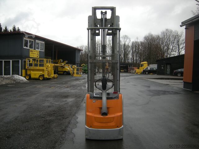 Raklapos targoncák Pallet Stackers Still EXV 16I