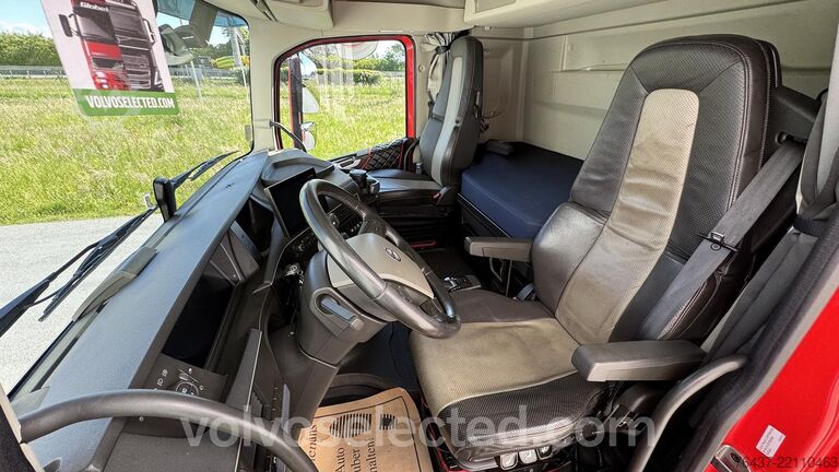 Wywrotka z dźwigiem Volvo FH