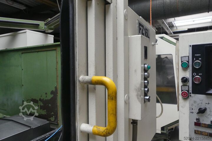 Vertikalt bearbetningscenter Chiron FZ16L CN