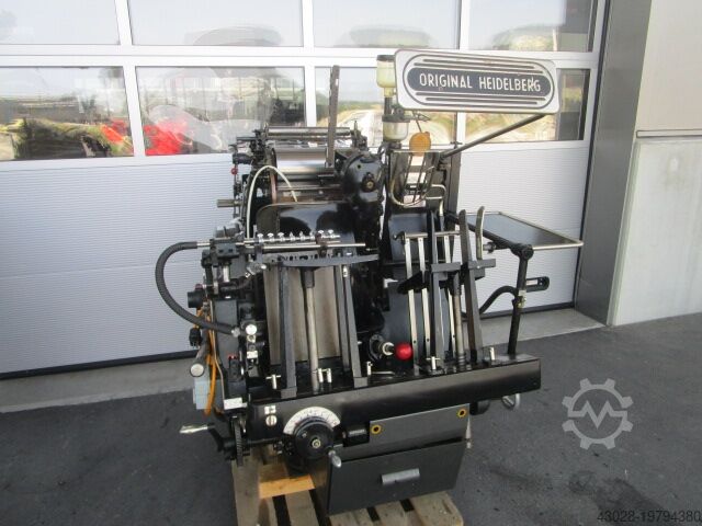 BOOK PRESS MACHINE HEIDELBERG TIEGEL A4 MIT HEISSFOLIENPRÄGEEINRICHT.