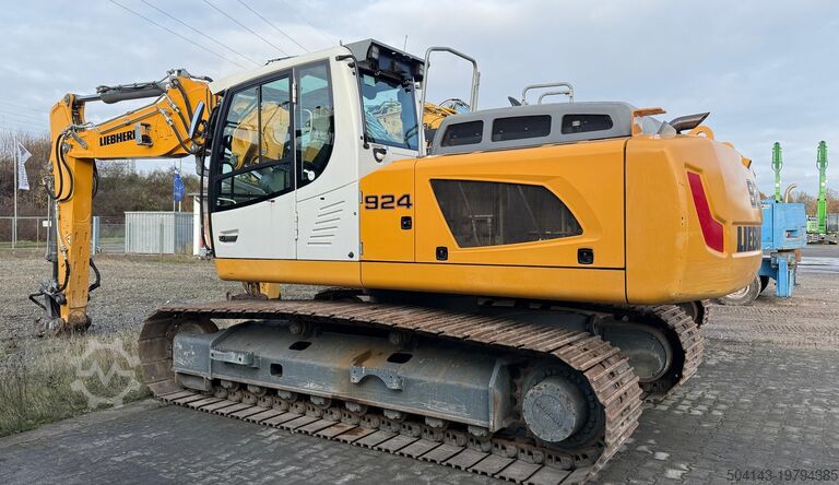 Crawler excavators Liebherr R924 SLC