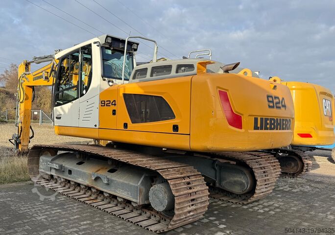 Crawler excavators Liebherr R924 SLC