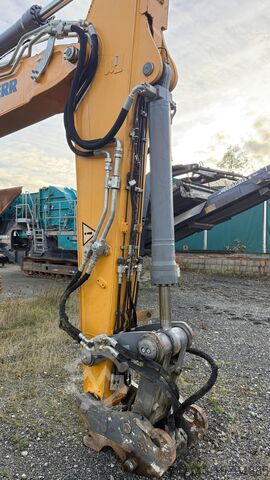 Crawler excavators Liebherr R924 SLC