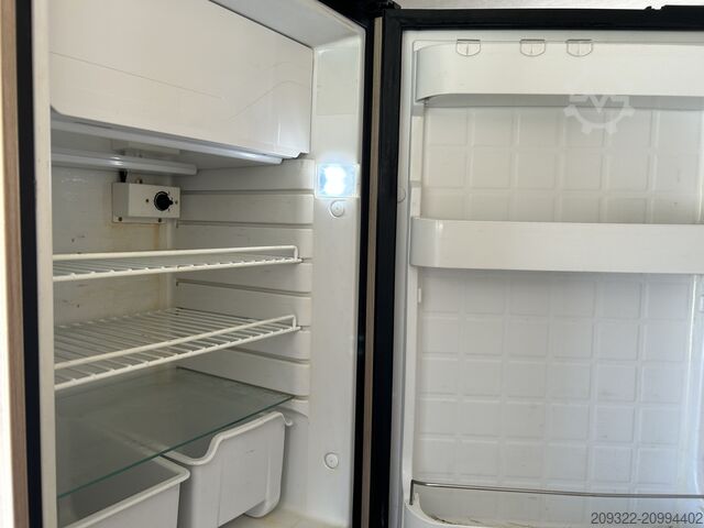 Lakókocsi/lakóautó Fiat Weinsberg Carabus 600 K | 4 posti letto | Completamente attrezzato