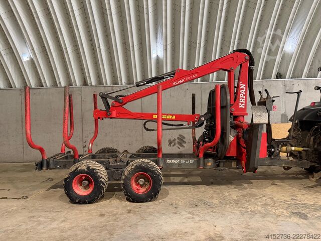 KRPAN GP12DF porteur forestier avec grue CD 7,4K KrpanKRPAN Rückewagen GP 12 DF + CD 7,4 GP 12 DF + CD 7,4K
