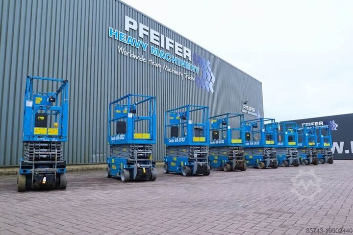 Ascensor cu foarfecă Genie GS1932 Electric, Working Height 7.8 m, 227kg Capac