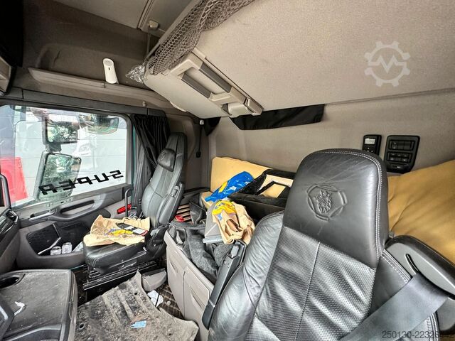 Camión para ganado SCANIA S500 4x2 LL 3.Stock Finkl Viehwagen *unfall*