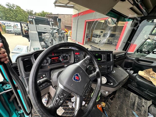 Camión para ganado SCANIA S500 4x2 LL 3.Stock Finkl Viehwagen *unfall*