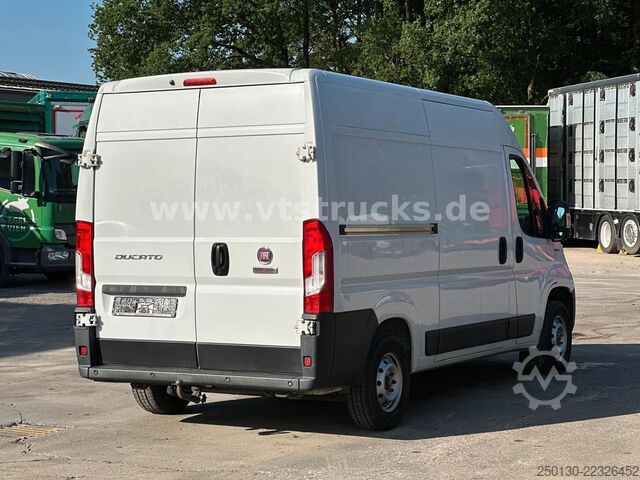 Furgoneta de caja alta FIAT Ducato Kasten 35 140 L2H2 Sortimo Fahrzeugregal