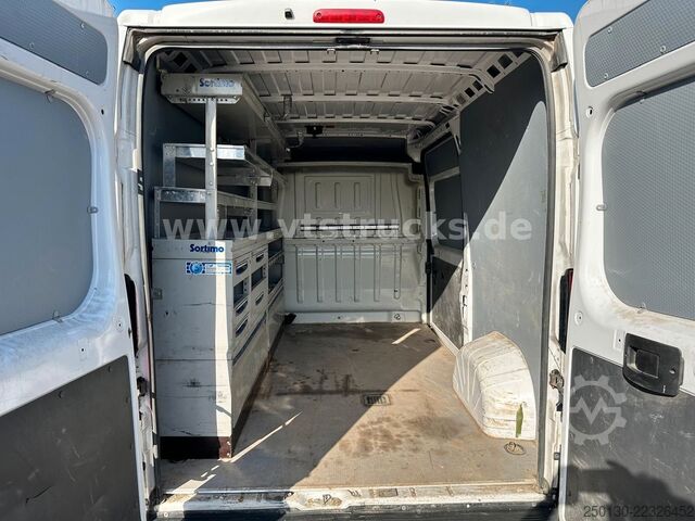 Furgoneta de caja alta FIAT Ducato Kasten 35 140 L2H2 Sortimo Fahrzeugregal
