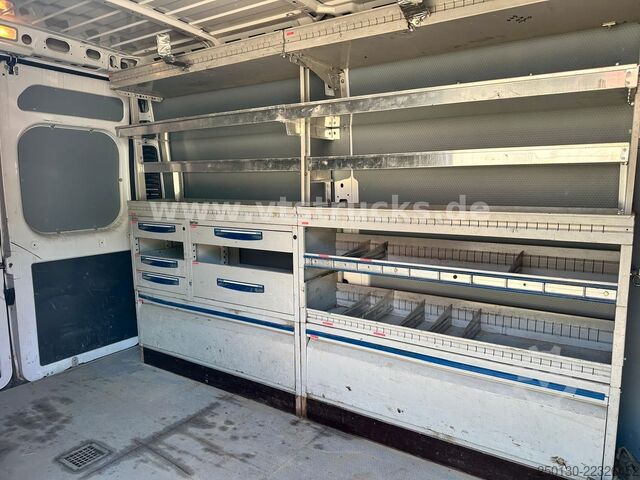 Furgoneta de caja alta FIAT Ducato Kasten 35 140 L2H2 Sortimo Fahrzeugregal