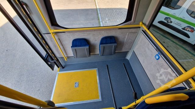 Autobús urbano MERCEDES-BENZ Heckniederflur Sprinter 517 / 4 er Bestuhlung