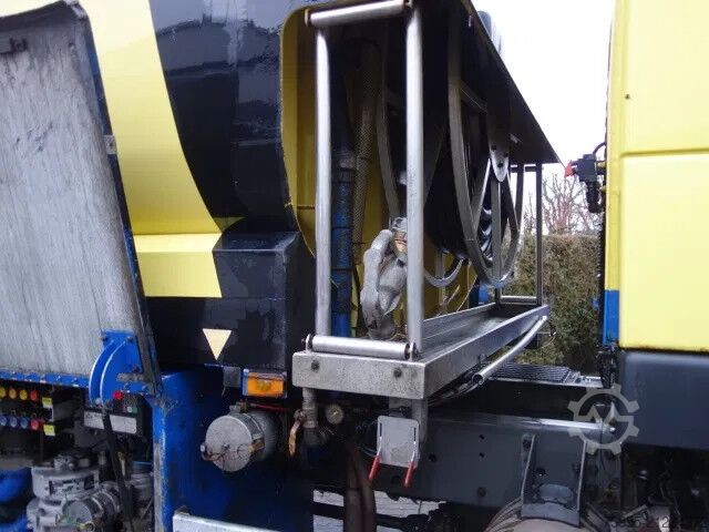 Tanker truck Volvo FM 12 340pk feultanktruck 18.500 liter manual g...