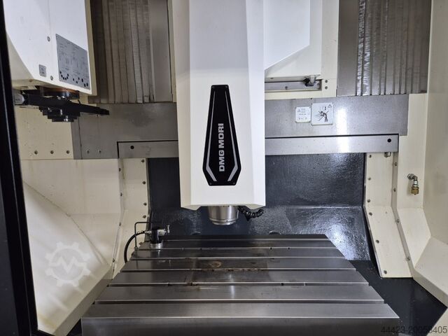 Machining centar sa 3 ose DMG MORI M1 Pro