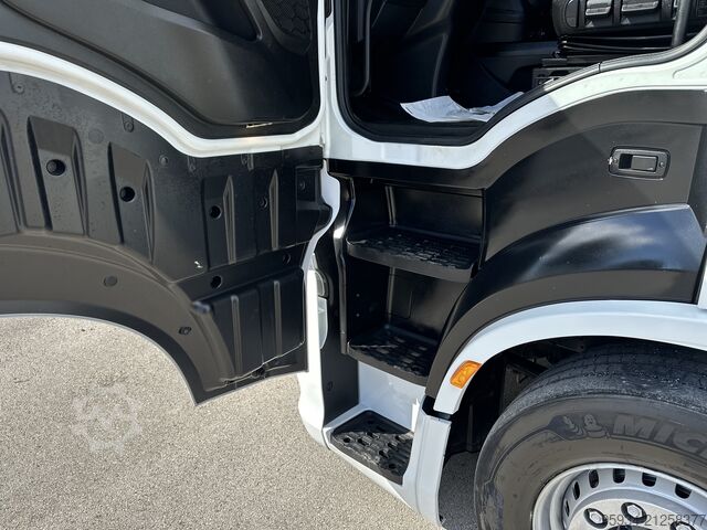 Trattore stradale standard IVECO S WAY 530