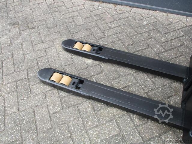 Hoogheffende palletwagen BT SWE 080L