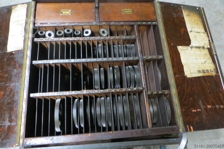 Machine à tailler les engrenages par fraise-mère STAEHELY SH500