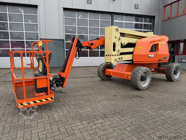 Articulated boom lift JLG 450 AJ
