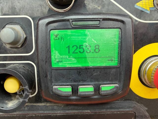 Articulated boom lift JLG 450 AJ