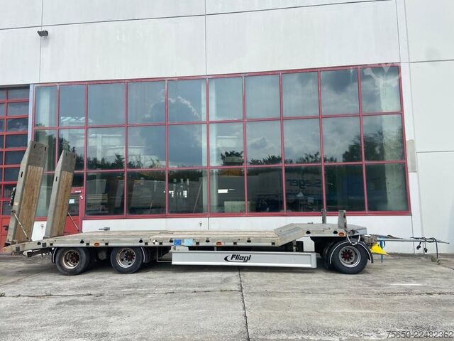 Remorcă cu platformă joasă Fliegl DTS 300  3 Achs Tiefladeranhänger