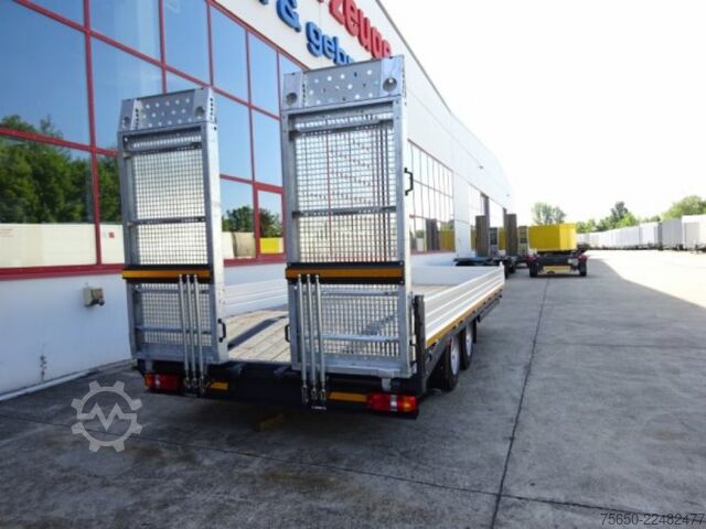 Low loader trailer Möslein TTT 11 5,2 BR Weiß  Neuer Tandemtieflader mit Breiten Rampen