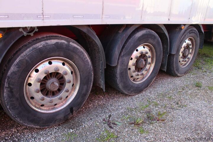 Sattelanhänger mit Lauffläche Schwarzmüller semirimorchio piano mobile 90m3 usato